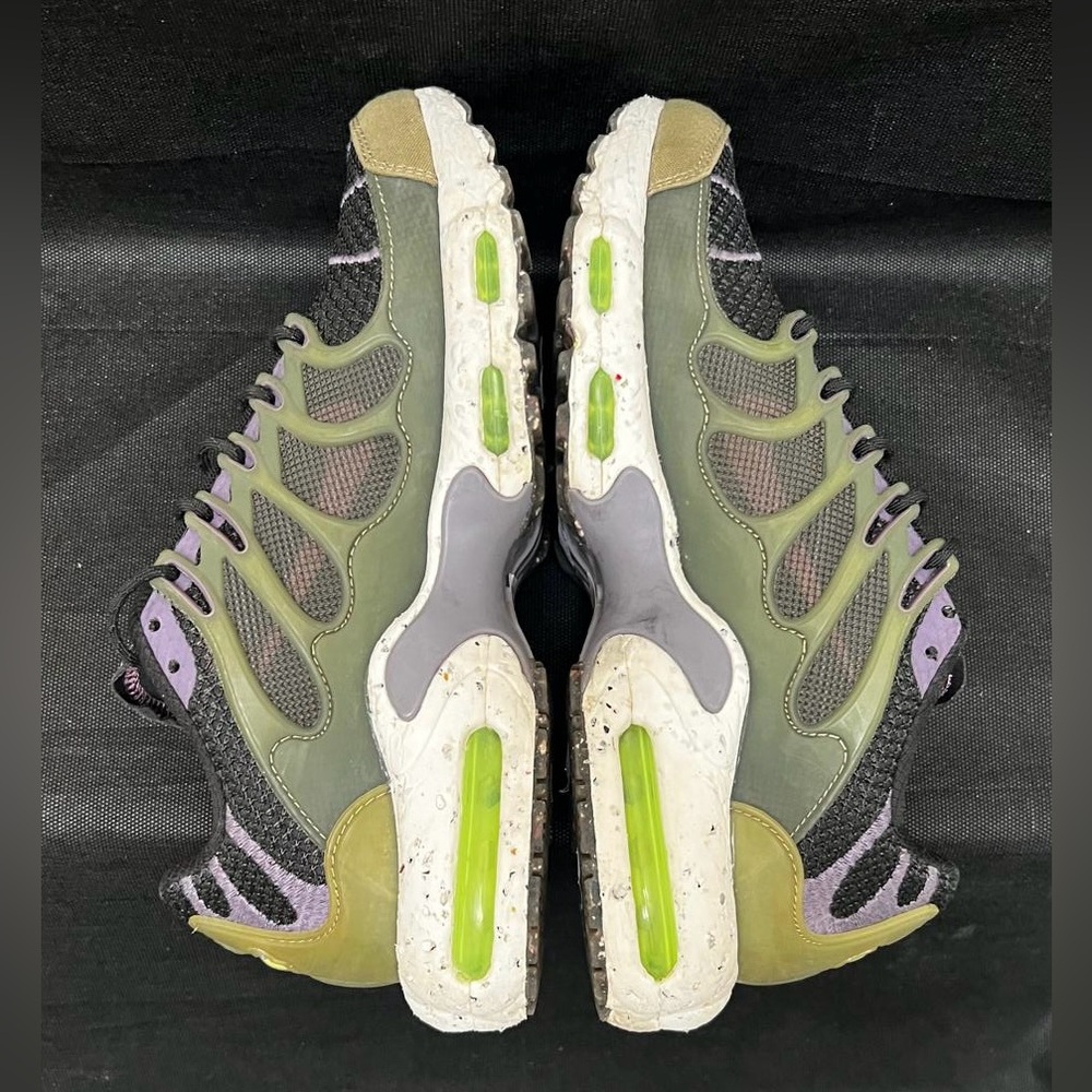 Men's Olive Green and Black Mesh Athletic Sneakers - Picture 6 of 8
